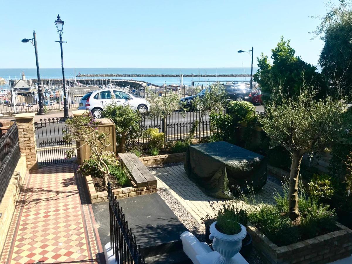 Marina Retreat - Stunning 4 Bedroom, 3 Bathroom House With Harbour Views! Ramsgate Exteriör bild